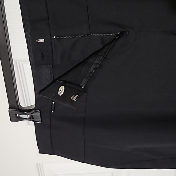 Alfani Woman NWT Capri sz.20W comfort waist, black, great form fitting stretch - Picture 5 of 8